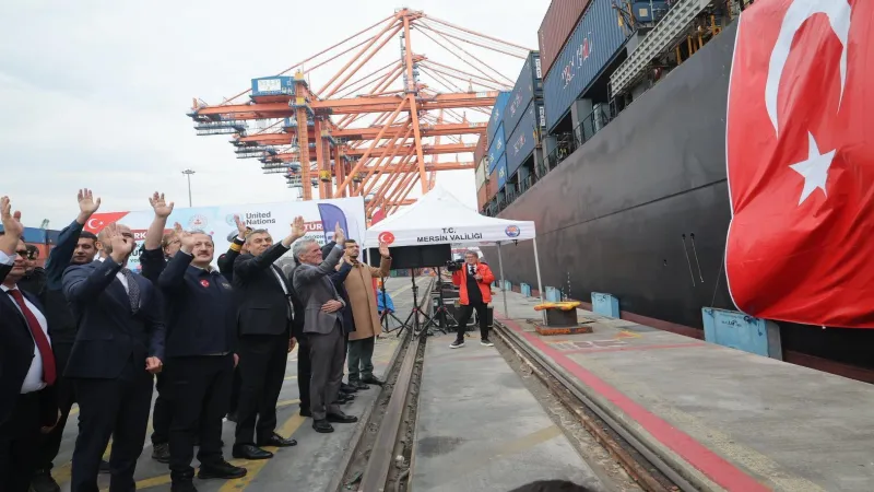 Sudan'a büyük insani destek... 30 bin çadırın ilk bölümü 'İyilik Gemisi' ile yola çıktı