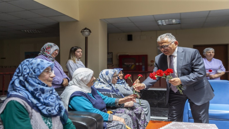 BÜYÜKKILIÇ: “DUA KAYNAĞI YAŞLI ÇINARLARIMIZIN, YAŞLILARA SAYGI HAFTASI’NI KUTLUYORUM”