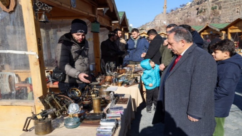 Kayseri Talas'ta Antika Pazarı'na yoğun ilgi