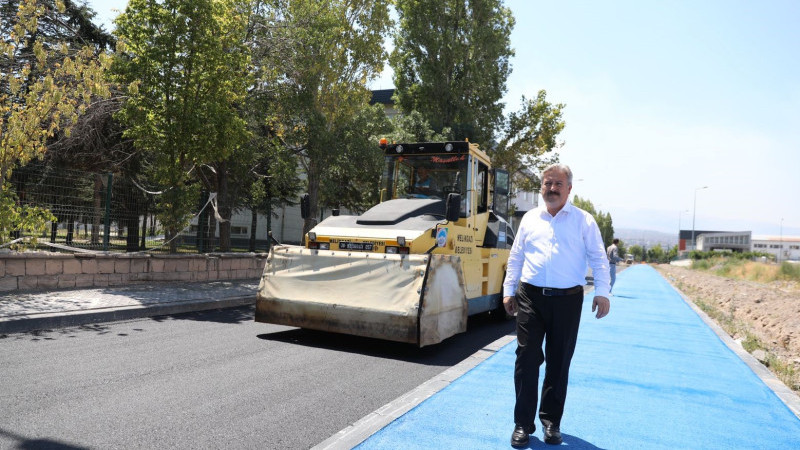 MELİKGAZİ BELEDİYESİ, ŞEHİR TRAFİĞİNİ BÜYÜK ÖLÇÜDE RAHATLATACAK GENİŞ ÇAPLI BAĞLANTI YOLU ÇALIŞMASIN