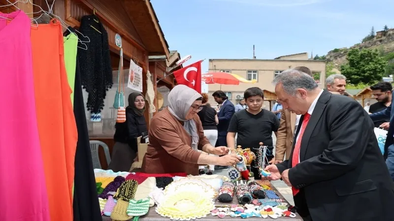 Kayseri Talas'ta Maharetli Eller sahneye çıkıyor