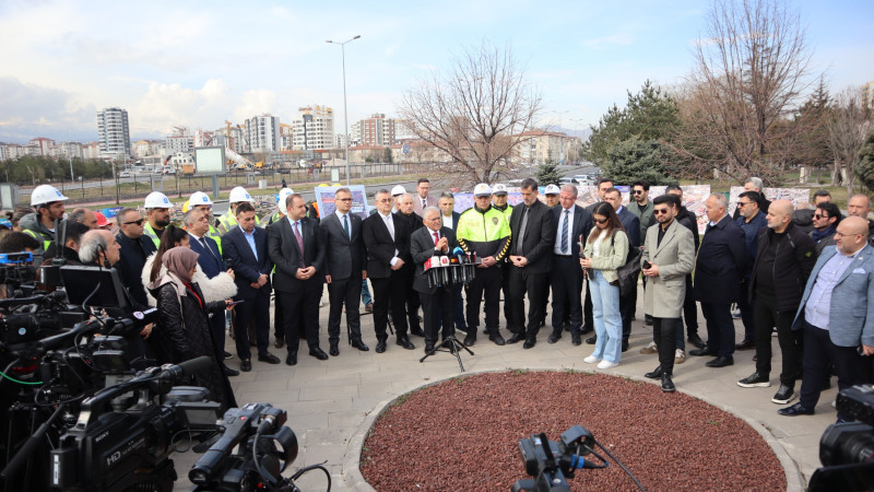 Başkan Büyükkılıç: 9 ay sonra yeni bitmiş haliyle kavşağımıza kavuşacağız