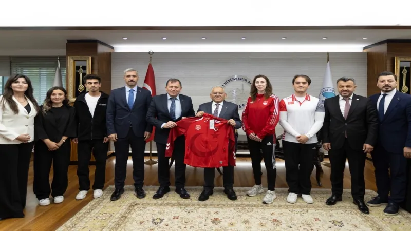 Kayserili gençlerden Büyükşehir'e ziyaret