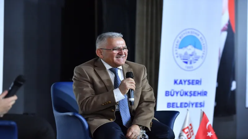 Kayseri Büyükşehir'den 5 bin liralık kırtasiye desteği