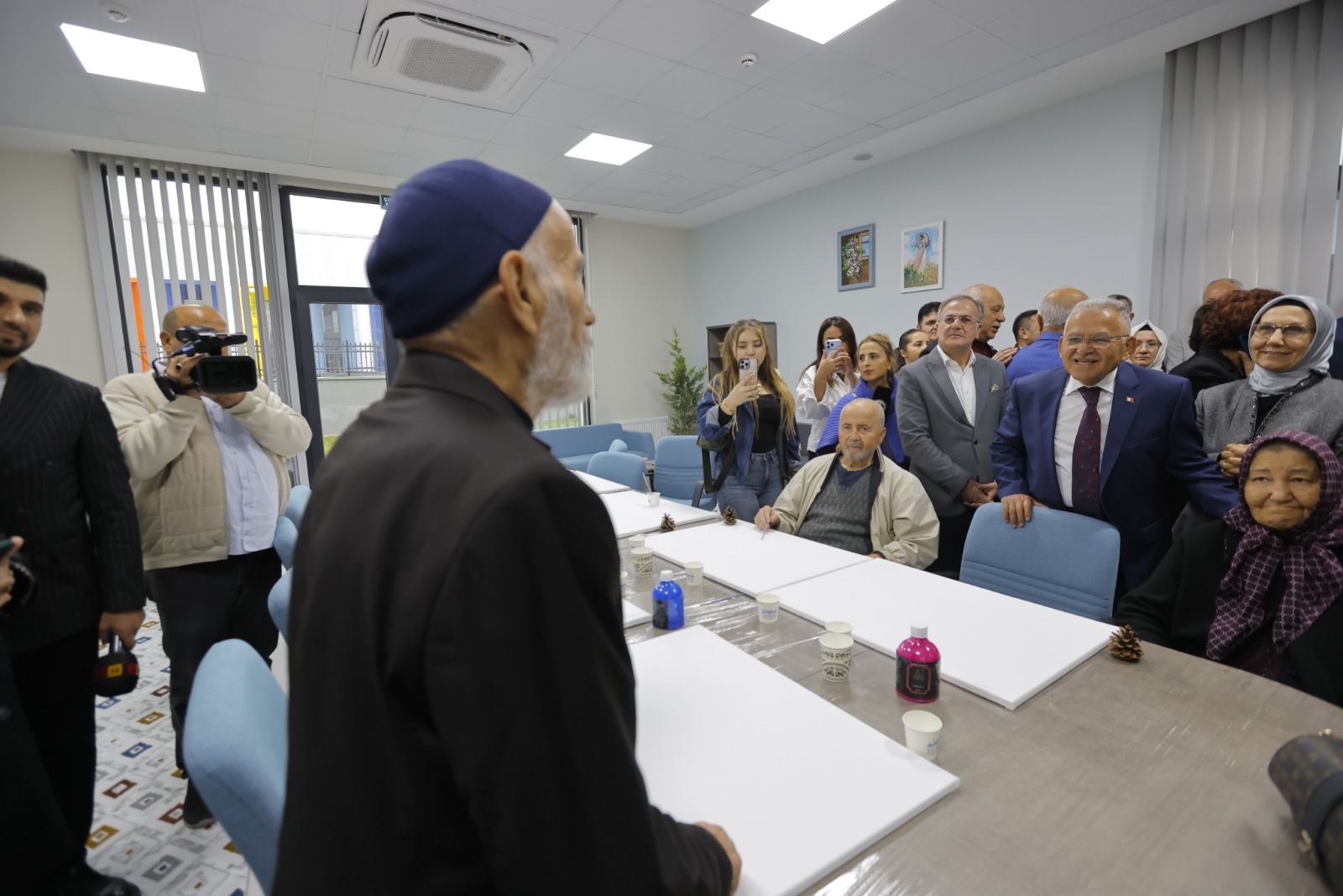 Alzheimer Hastalarının takibi için akıllı bileklik